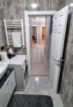 Family Location Near The Grove And Seaside *
